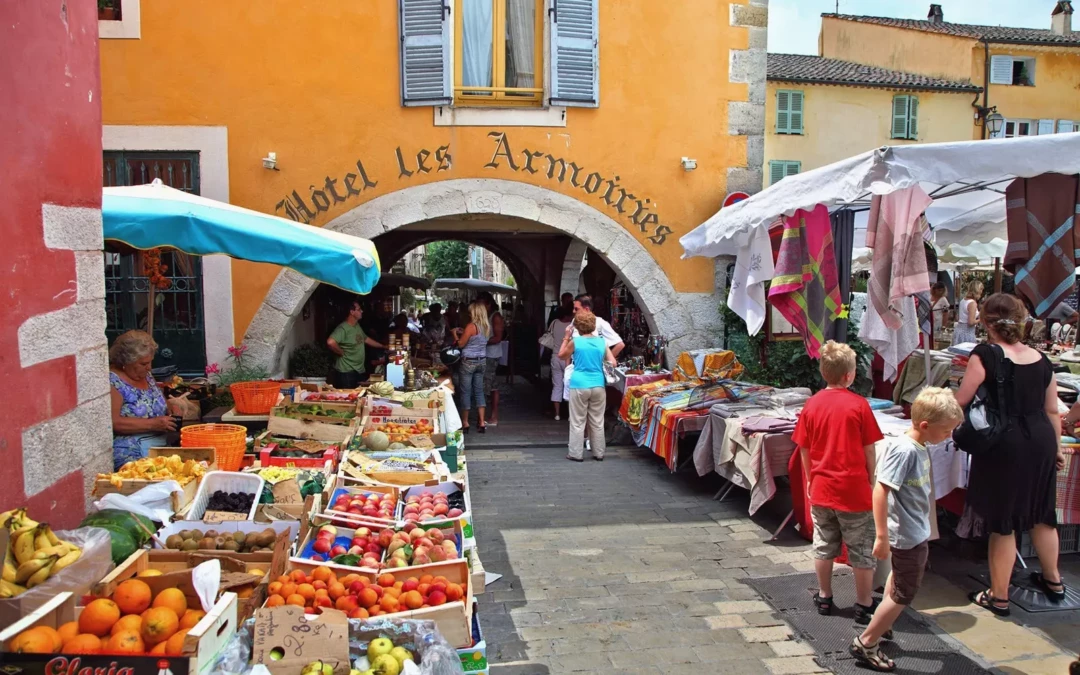 Marchés provençaux sur la Côte d’Azur : les plus beaux marchés à découvrir