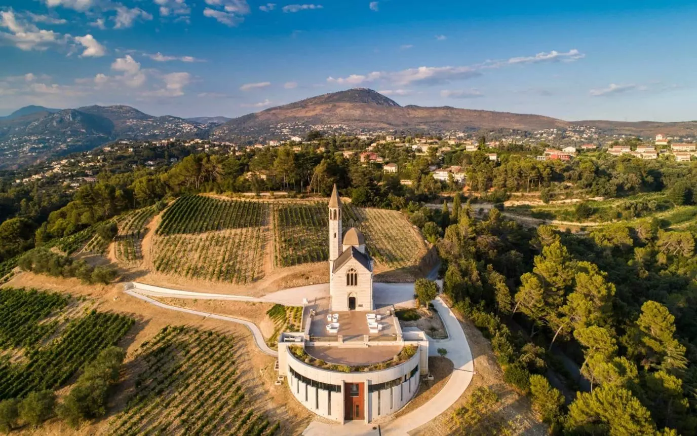 Les plus beaux vignobles de la Côte d’Azur Vignobles de la Côte d’Azur entre Nice, Cannes et villages provençaux