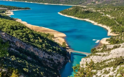 Lac de Saint-Cassien et lac de Sainte-Croix : nature et détente en Provence