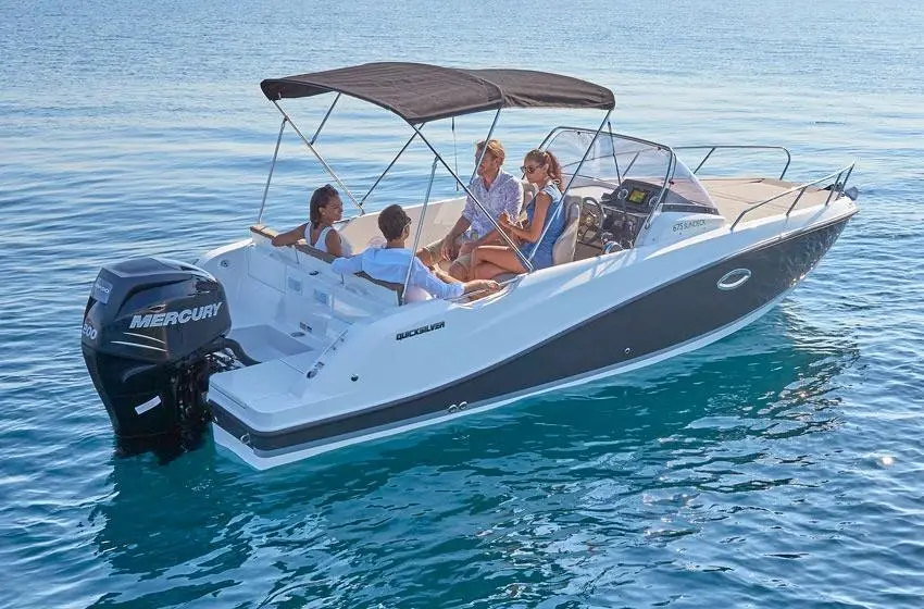 Location bateau Côte d’Azur Location de bateau pour une journée sur la Côte d’Azur au départ de Cannes