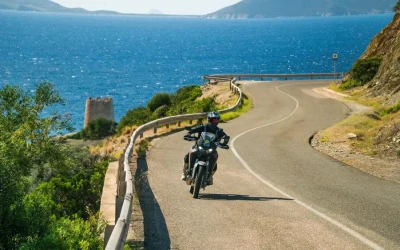 Voyage à moto sur la Côte d’Azur : l’hébergement idéal pour faire étape